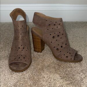 New Directions Brown/Gray Peep-Toe Block Heels